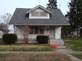 1106 College St in South Bend, IN - Building Photo