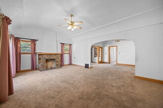 301 N Janss St in Anaheim, CA - Building Photo - Building Photo