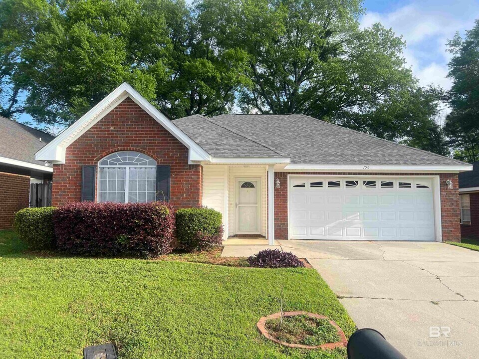 158 Cypress Ln in Fairhope, AL - Building Photo