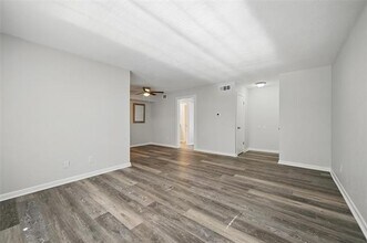12888 Montfort Dr in Dallas, TX - Building Photo - Building Photo