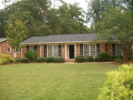 5820 Windsor Dr in Columbus, GA - Building Photo