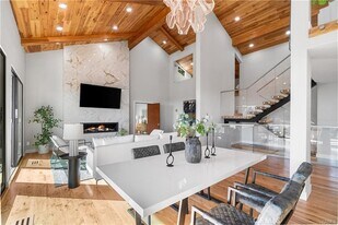 8566 Hollywood Blvd in Los Angeles, CA - Building Photo