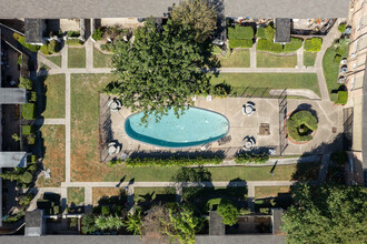 Villagewood Townhomes in Houston, TX - Building Photo - Building Photo