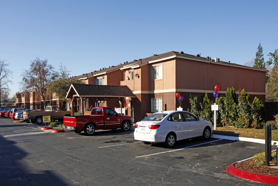 Mesa Verde Apartments in North Highlands, CA - Building Photo