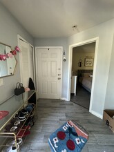4716 Walden Cir, Unit #33 in Orlando, FL - Building Photo - Building Photo