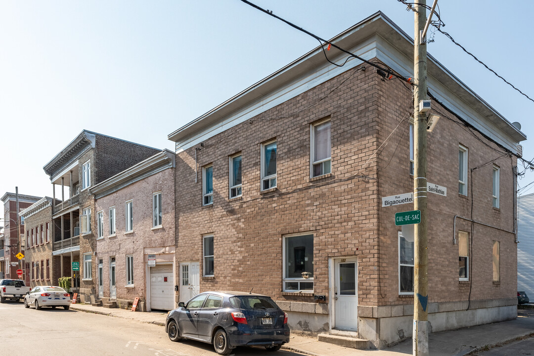 122 Bigaouette Rue in Québec, QC - Building Photo