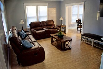 838 E Washington St in Appleton, WI - Building Photo - Building Photo