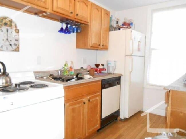 216 Freeman St, Unit 2 in Brookline, MA - Building Photo - Building Photo