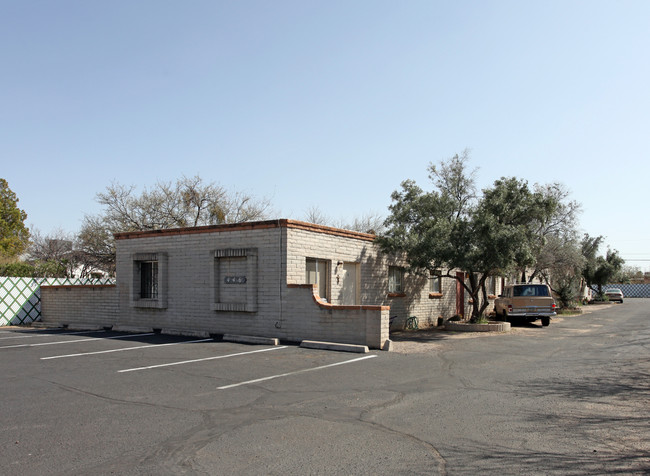 446 E Calle Arizona in Tucson, AZ - Foto de edificio - Building Photo