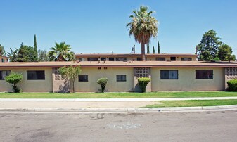 4621-4641 E Andrews Ave in Fresno, CA - Building Photo