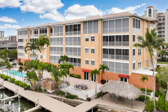 Sunset Bay in Naples, FL - Foto de edificio - Building Photo