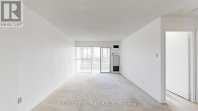 75 King St E in Mississauga, ON - Building Photo - Building Photo