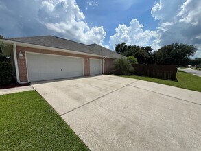 6057 Paige Point Dr in Milton, FL - Building Photo - Building Photo