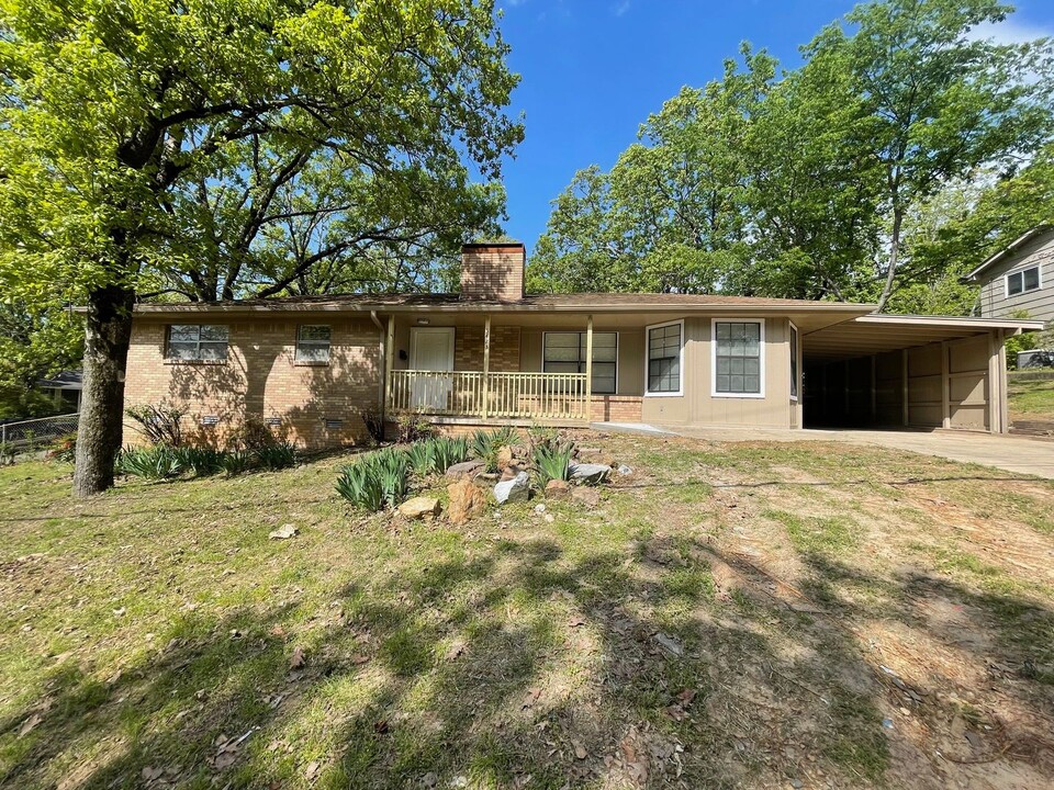 5423 Pike Ave in North Little Rock, AR - Foto de edificio