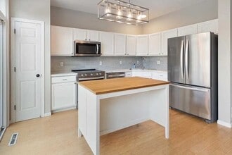 4672 Bulrush Blvd in Shakopee, MN - Building Photo - Building Photo