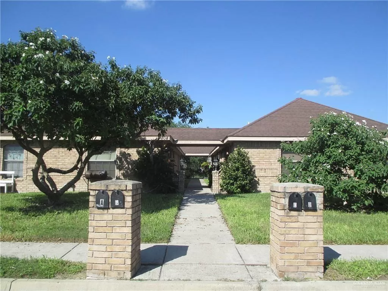 808 W Bronze Dr in Pharr, TX - Building Photo