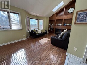 380 Stone Rd in Aurora, ON - Building Photo - Building Photo