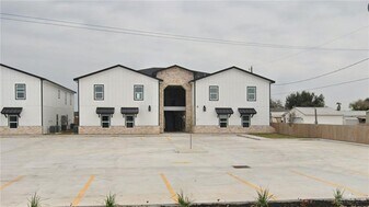 4 Ragland Rd in Mission, TX - Building Photo