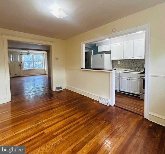 532 Glendale Rd in Upper Darby, PA - Building Photo - Building Photo