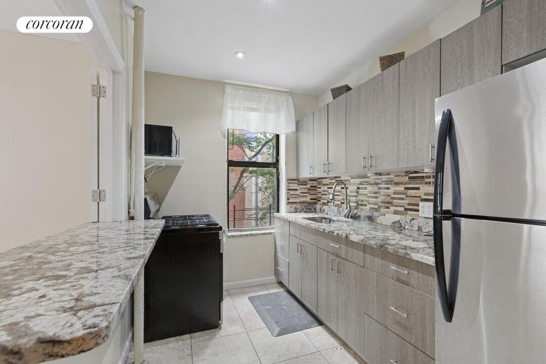175 Claremont Ave in New York, NY - Building Photo