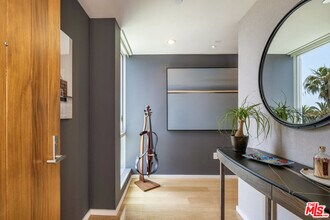 1705 Ocean Ave in Santa Monica, CA - Building Photo - Building Photo