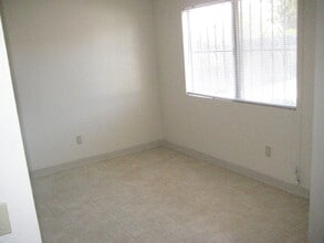 4787 A St in San Diego, CA - Foto de edificio - Building Photo