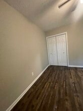 207 W Walworth St, Unit Apartment 26 in Elkhorn, WI - Building Photo - Building Photo