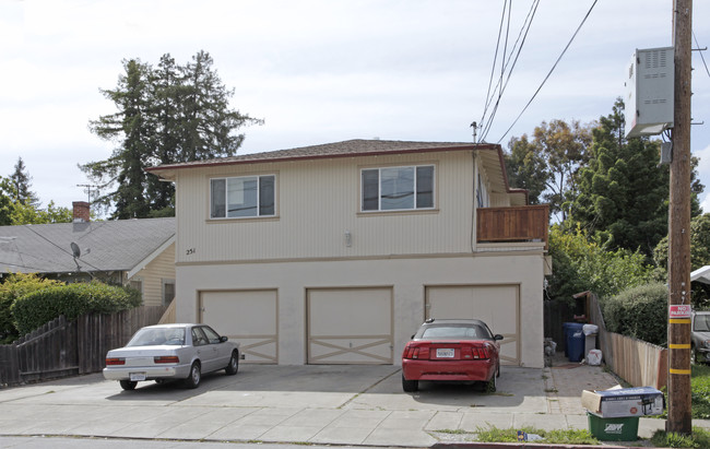 251 Lincoln Ave in Redwood City, CA - Building Photo - Building Photo