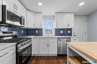 75 Commercial St in Bridgeport, CT - Building Photo - Building Photo