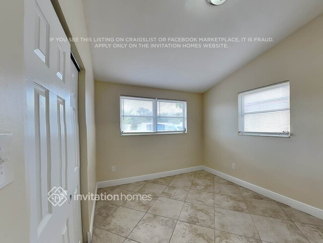 11674 Oleander Dr in Royal Palm Beach, FL - Building Photo - Building Photo
