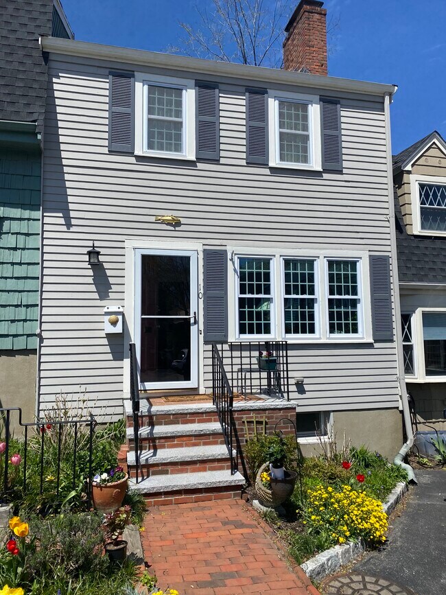 property at 10 Bradford Ct