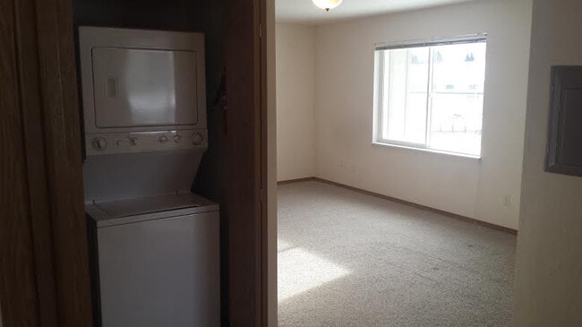 45 Appleway Dr in Kalispell, MT - Foto de edificio - Building Photo