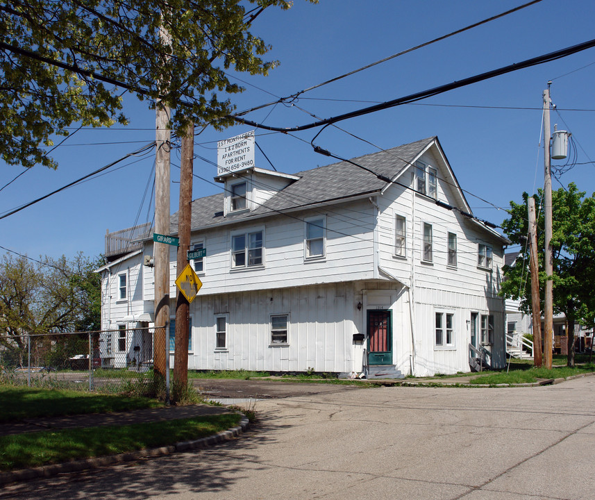 1314 Girard St in Akron, OH - Foto de edificio