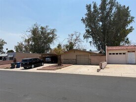 2605 Country Club Dr in Bullhead City, AZ - Building Photo