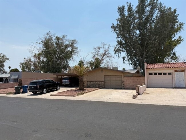 property at 2605 Country Club Dr