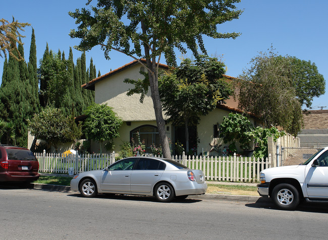 2009 N Highland St in Orange, CA - Foto de edificio - Building Photo