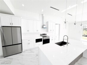 852 Chipley St E in Lehigh Acres, FL - Building Photo - Building Photo