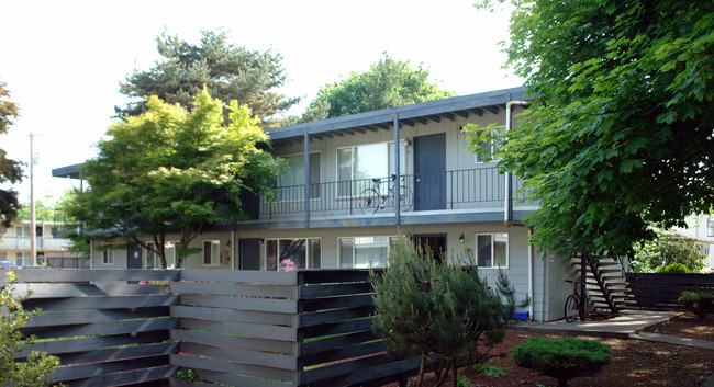 769-795 W 5th in Eugene, OR - Building Photo - Building Photo