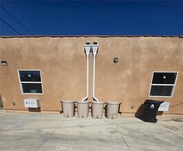 6010 Kansas Ave in Los Angeles, CA - Foto de edificio - Building Photo