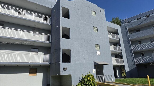 property at 9359 Fontainebleau Blvd