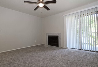 Woodland Trails Apartments in Nacogdoches, TX - Foto de edificio - Building Photo