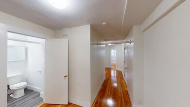 92 Corey Rd, Unit 7-B in Boston, MA - Foto de edificio - Building Photo