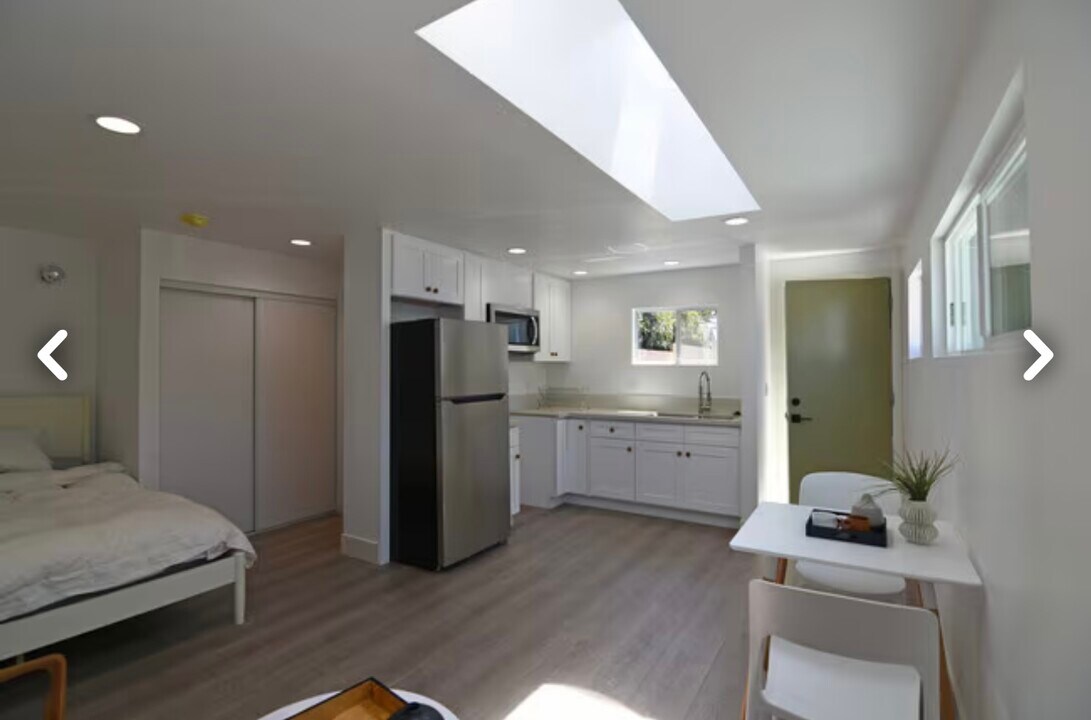 2712 Westwood Blvd in Los Angeles, CA - Building Photo