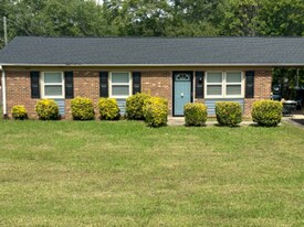 1249 Martin Luther King Jr Rd in Walnut Cove, NC - Building Photo