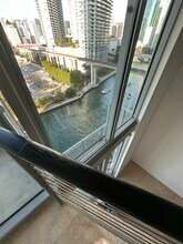 690 SW 1st Ct, Unit 1517 in Miami, FL - Foto de edificio - Building Photo
