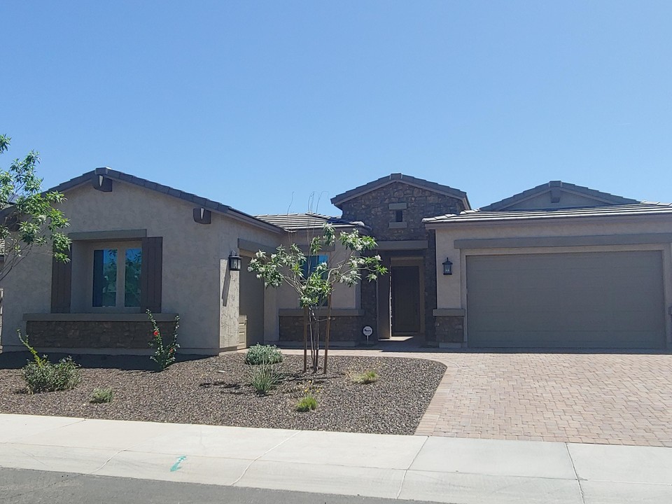 991 E Hampton Ln in Gilbert, AZ - Building Photo