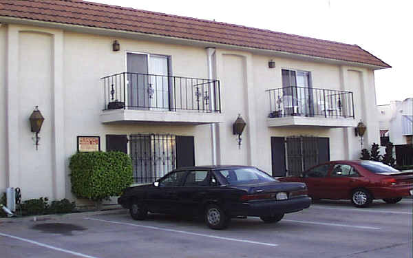 Cota Arms Apartments in San Diego, CA - Building Photo - Building Photo