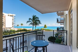 3475 S Ocean Blvd in Palm Beach, FL - Building Photo - Building Photo