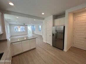 2942 N 98th Ln in Phoenix, AZ - Building Photo - Building Photo