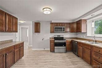 4928 Richmond Ave in Buffalo, NY - Building Photo - Building Photo